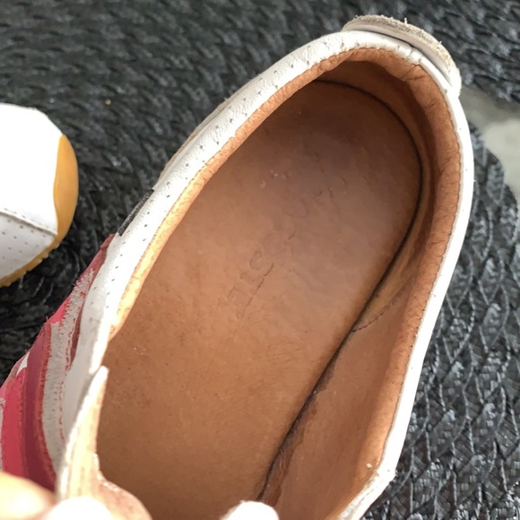 Lacoste - Picture 4 of 5